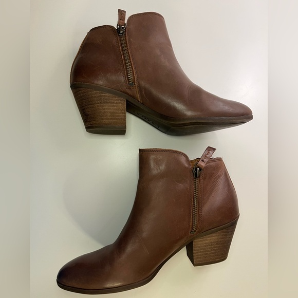 Frye Judith Double Zip Leather Ankle Boots Size 8.5 in Wheat - Picture 16 of 16